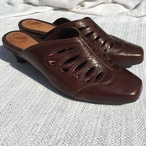 Nurture Cut out Leather Clogs Mules